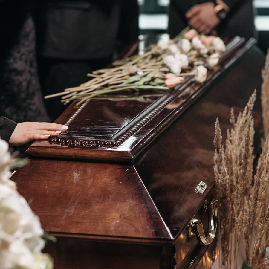 Гроб из темного дуба